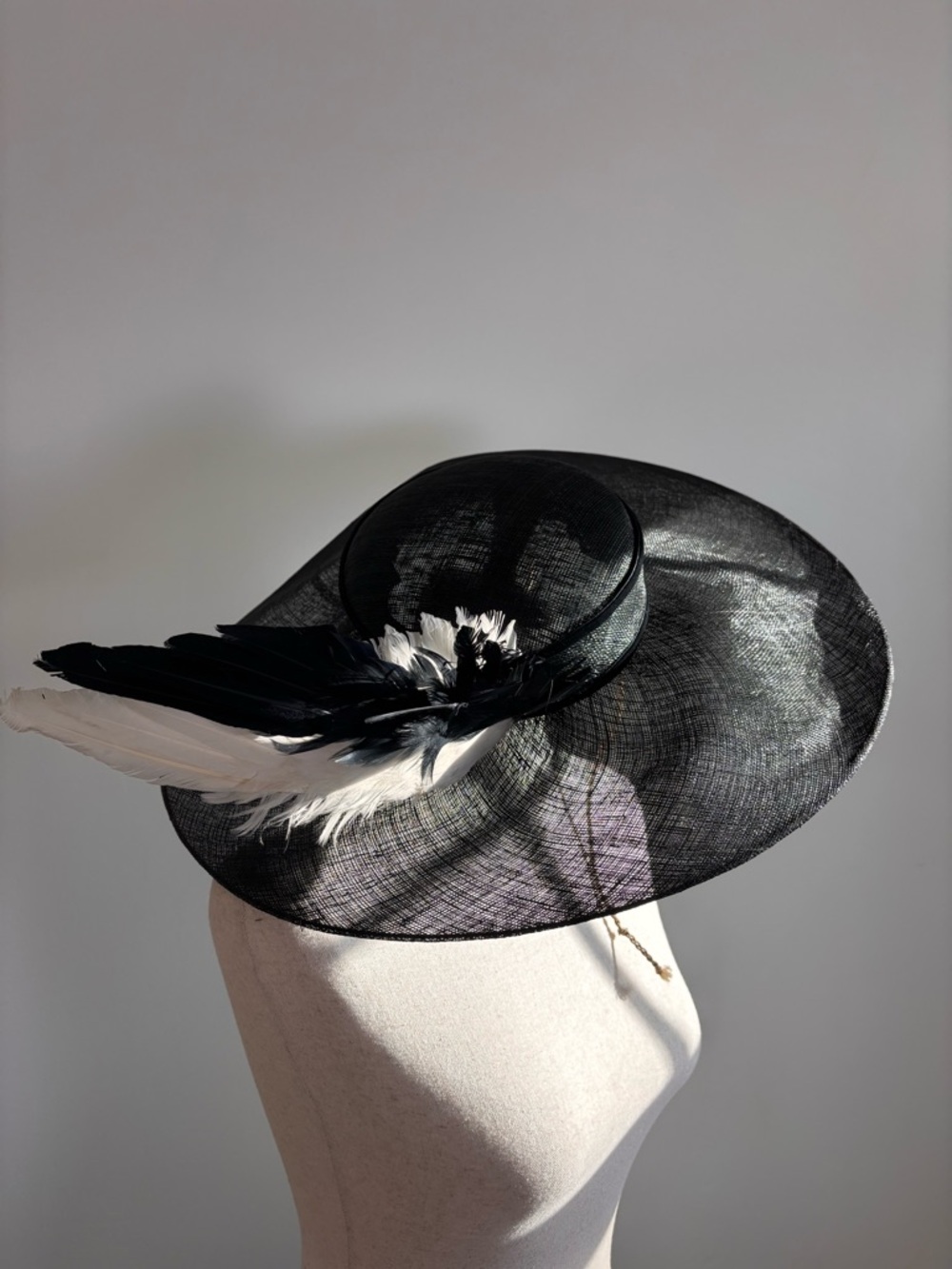John Boyd London Vintage Black Kentucky Derby Style Fascinator Hat with Feathers - Picture 6 of 10